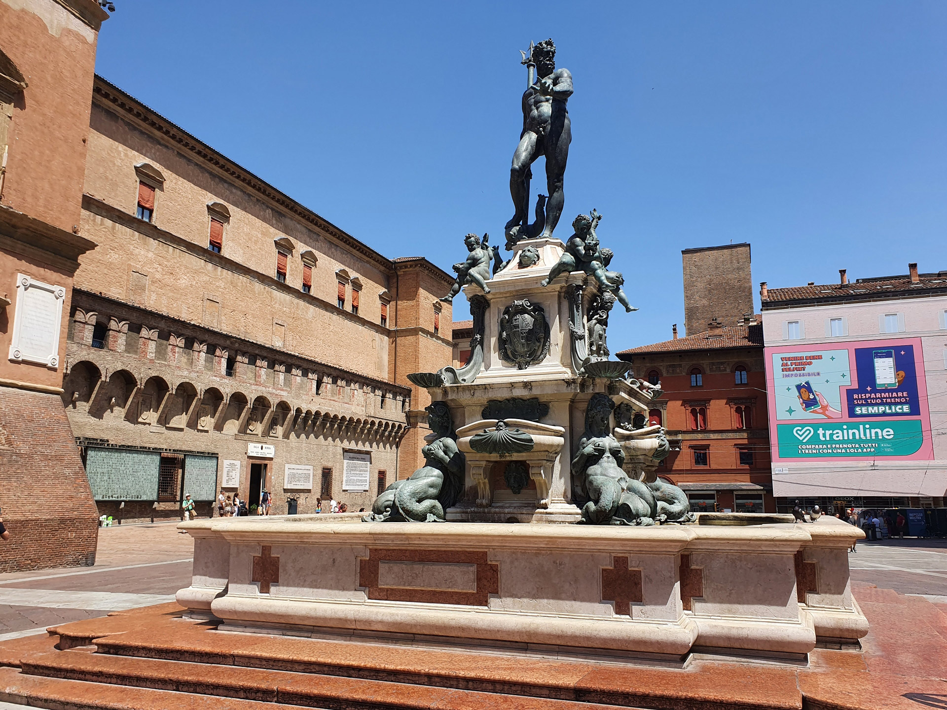 Fountain of Neptune, Bologna